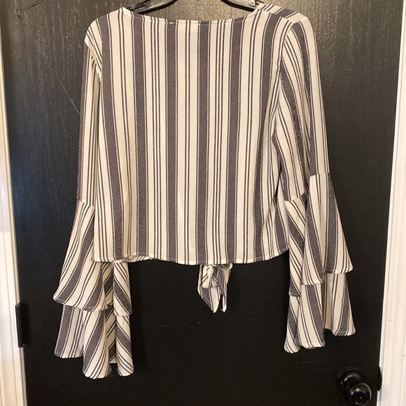 Altar’d state gray crop top - Picture 4 of 4